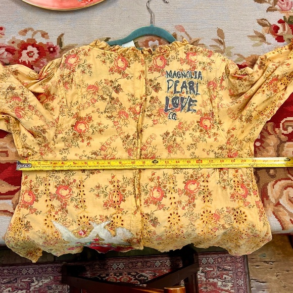 MAGNOLIA PEARL Eyelet Remi Cotton Blouse Bluebirds, Roses, Hearts - Picture 8 of 8